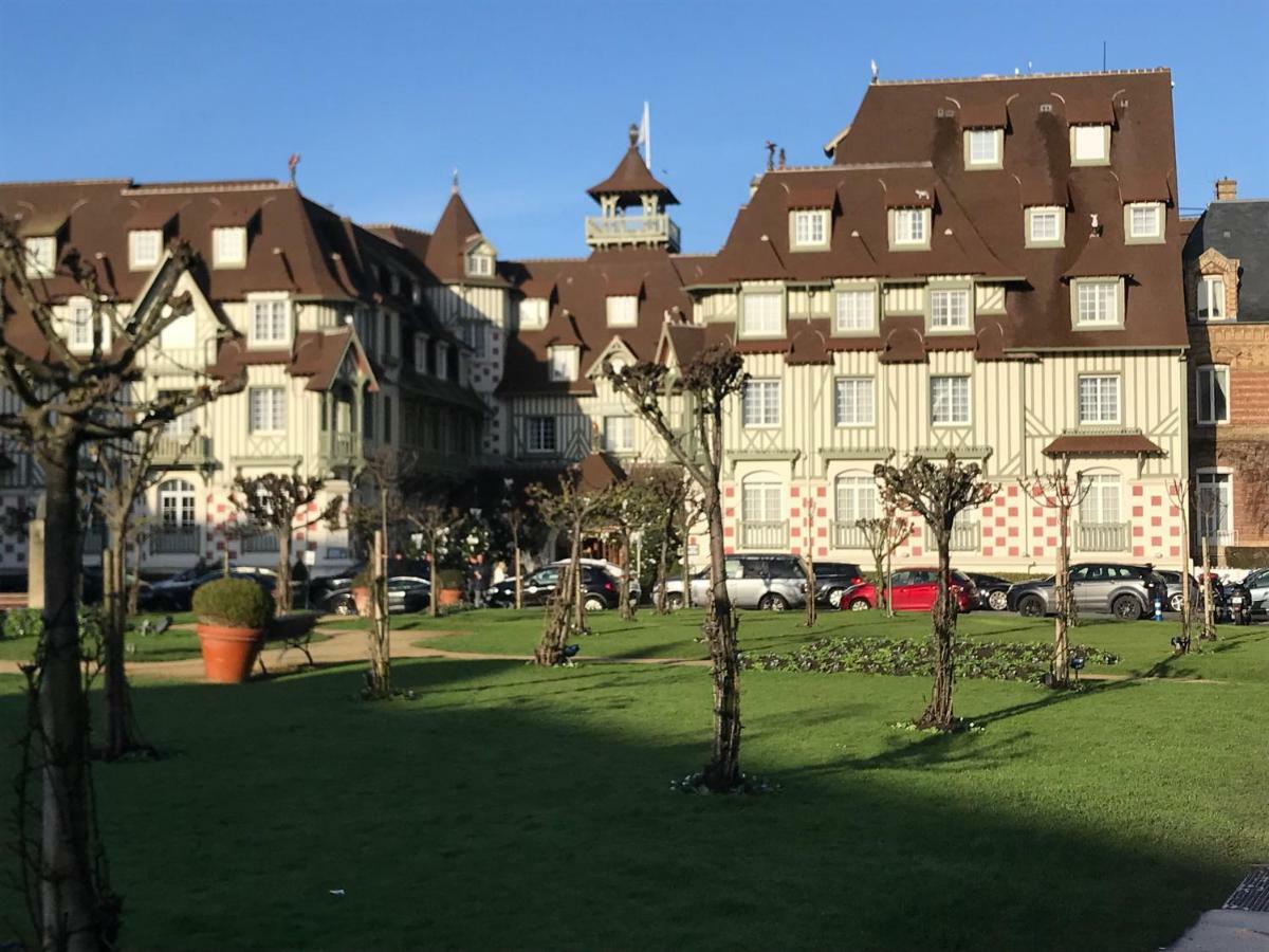Le Royal Lejlighed Deauville Eksteriør billede